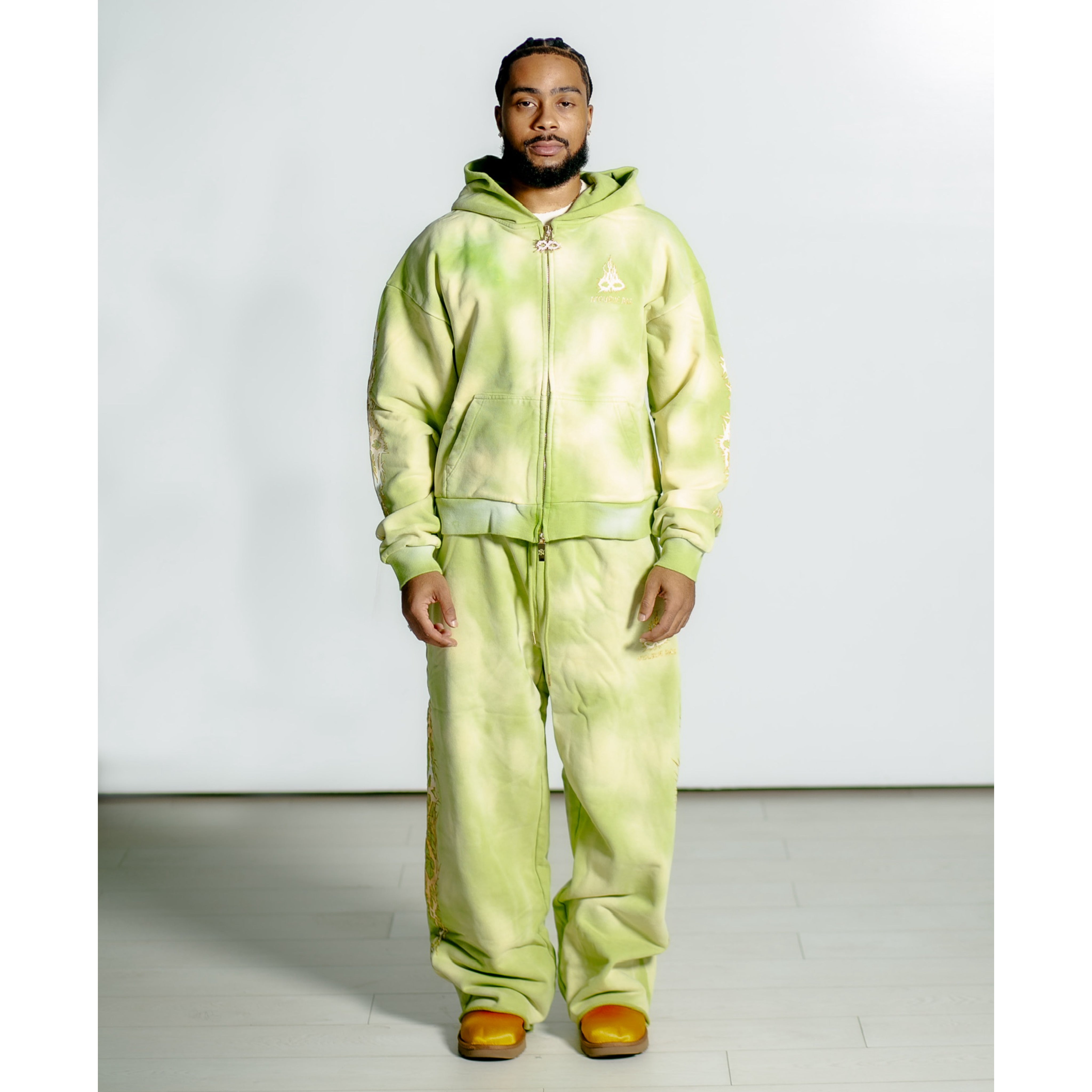 Crown Apple Sweatpants
